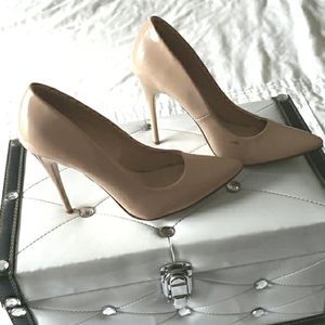 💖 LE CHATEAU Stilleto Heels - Size 8